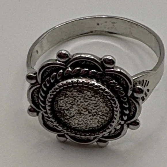 Vintage Sterling Silver Floral Ring Size 5 adjustable to 6 - Picture 4 of 6
